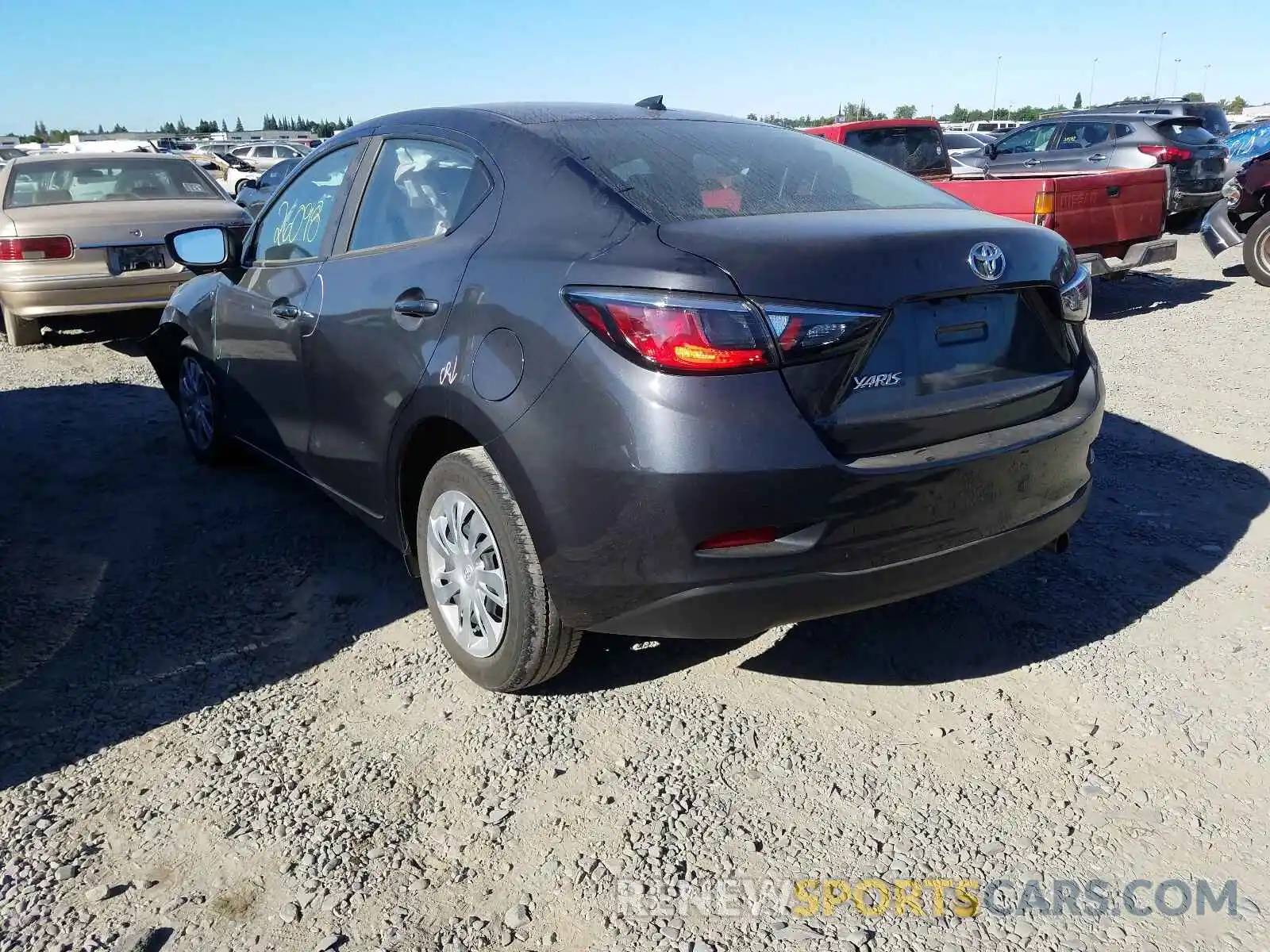 3 Photograph of a damaged car 3MYDLBYV3KY524533 TOYOTA YARIS 2019