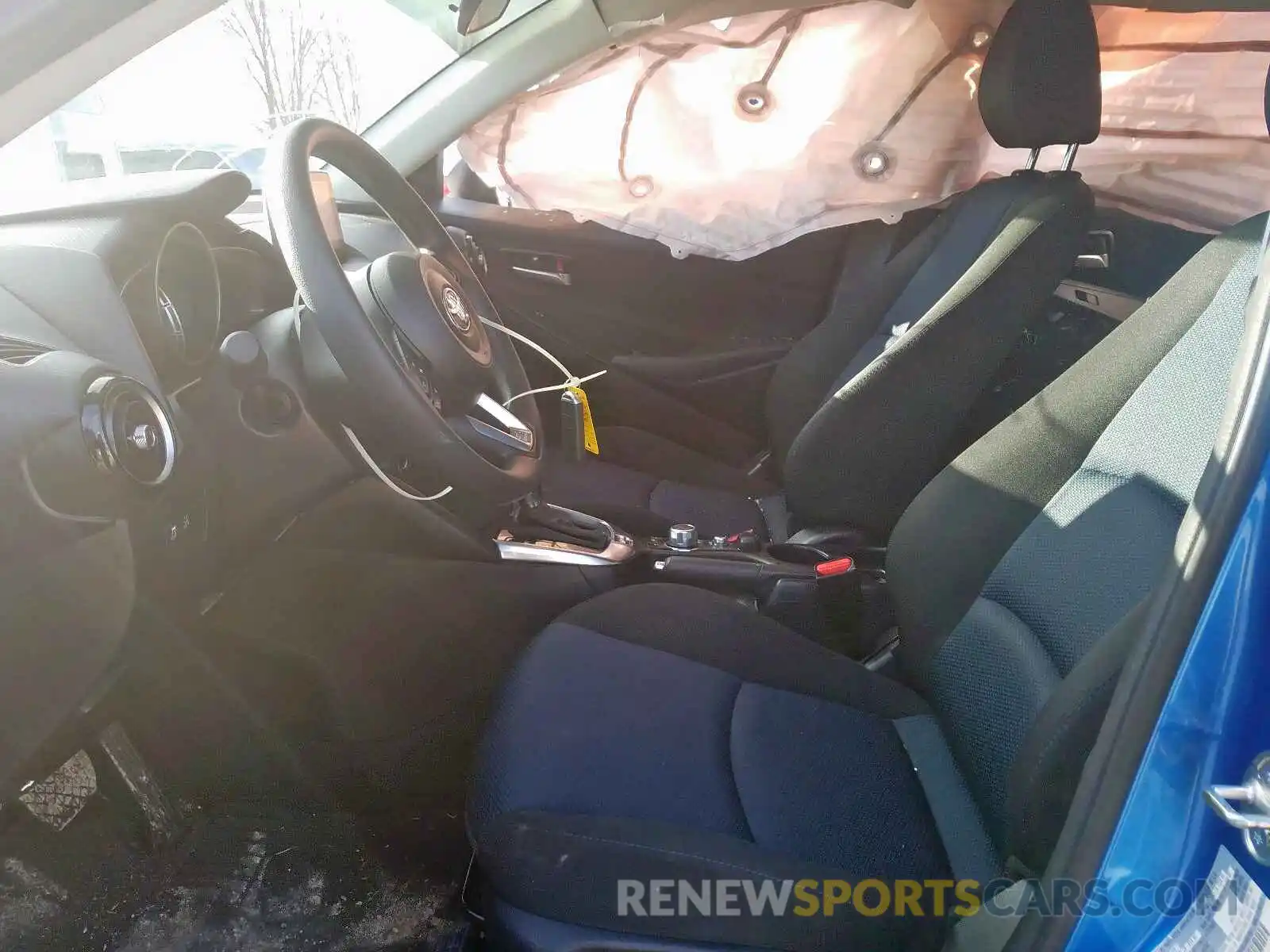 5 Photograph of a damaged car 3MYDLBYV3KY526055 TOYOTA YARIS 2019