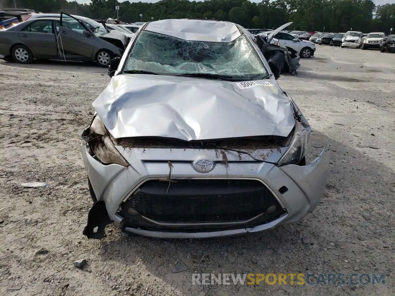 9 Photograph of a damaged car 3MYDLBYV4KY500175 TOYOTA YARIS 2019