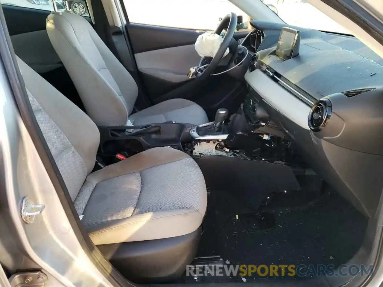 5 Photograph of a damaged car 3MYDLBYV4KY506798 TOYOTA YARIS 2019