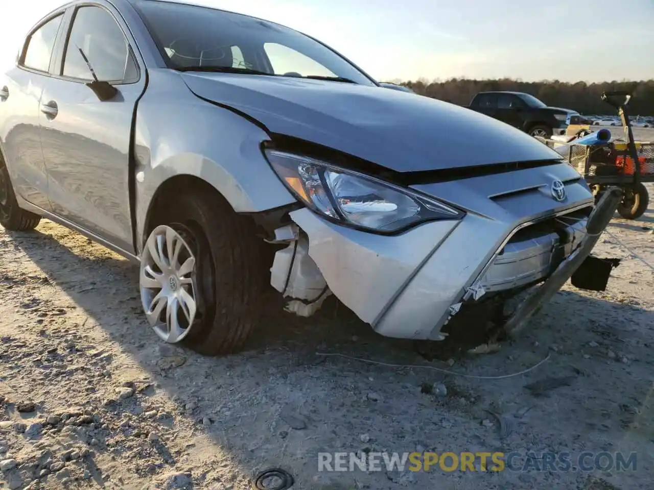 9 Photograph of a damaged car 3MYDLBYV4KY506798 TOYOTA YARIS 2019