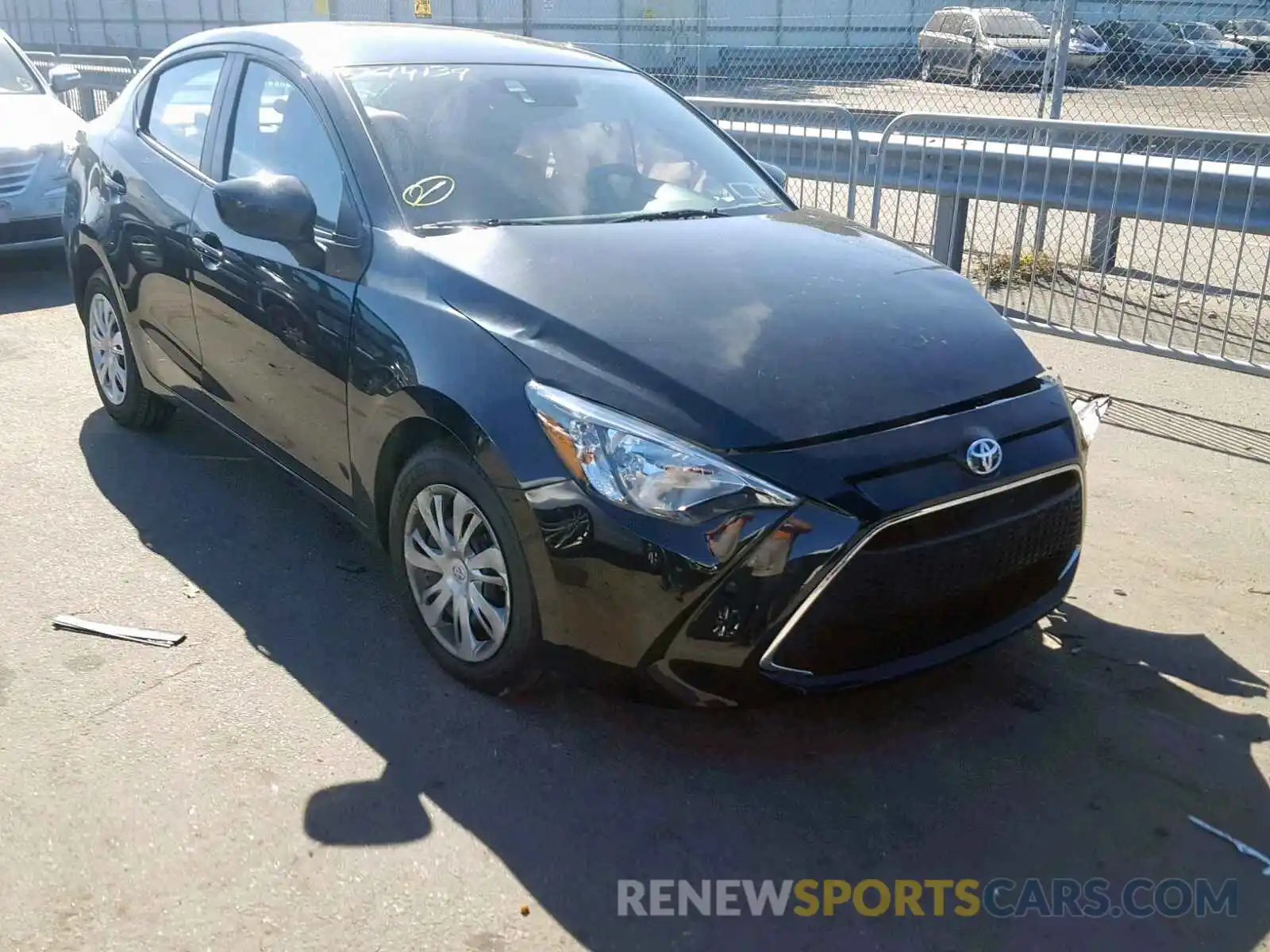 1 Фотография поврежденного автомобиля 3MYDLBYV4KY509314 TOYOTA YARIS 2019