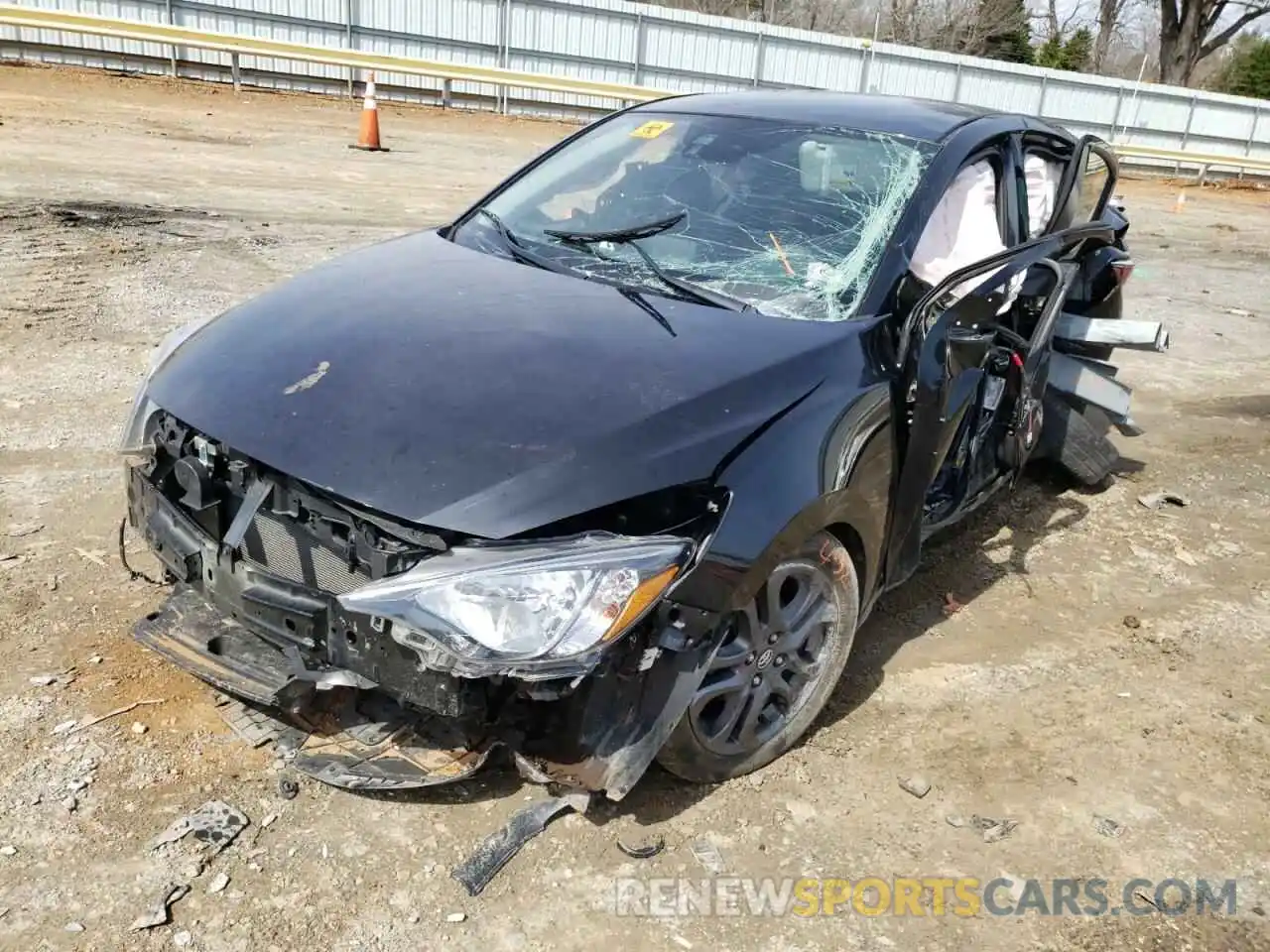 2 Photograph of a damaged car 3MYDLBYV4KY512939 TOYOTA YARIS 2019