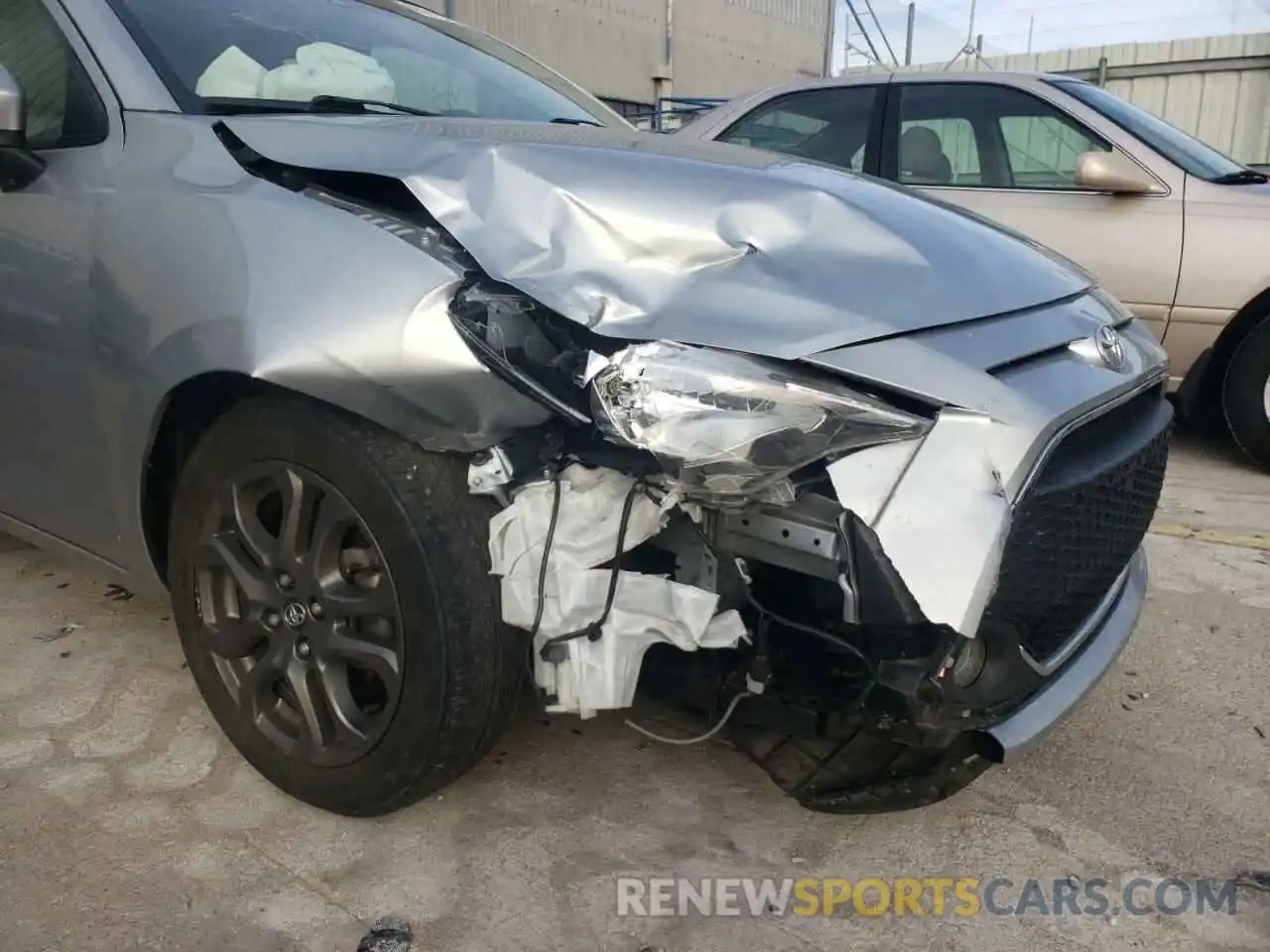 9 Фотография поврежденного автомобиля 3MYDLBYV4KY516604 TOYOTA YARIS 2019