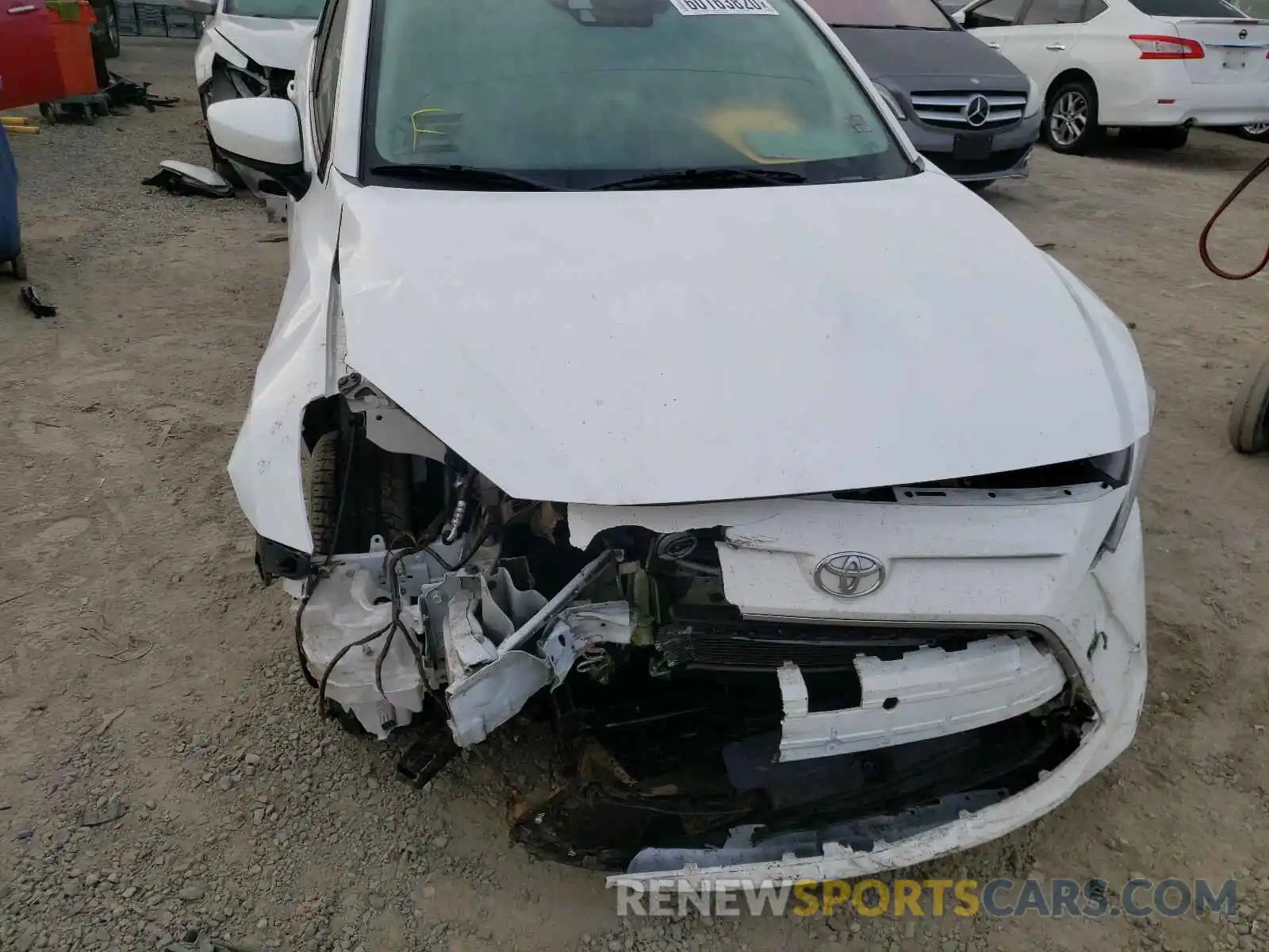 9 Photograph of a damaged car 3MYDLBYV4KY520121 TOYOTA YARIS 2019