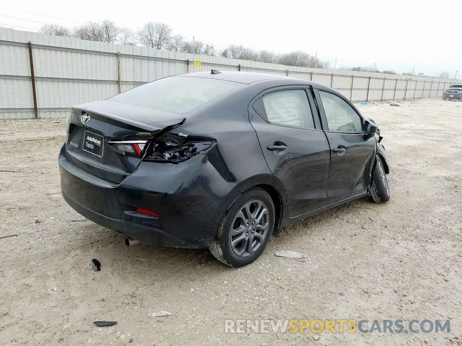 4 Photograph of a damaged car 3MYDLBYV4KY522774 TOYOTA YARIS 2019