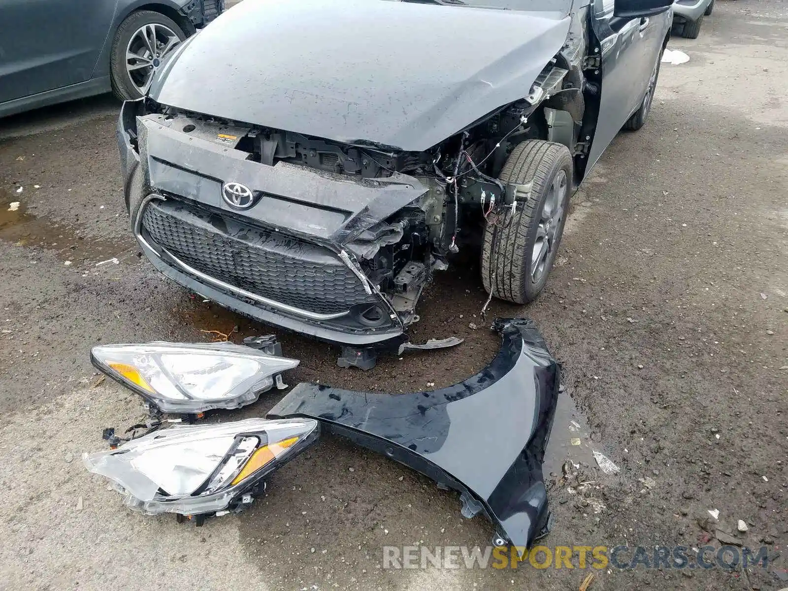 9 Photograph of a damaged car 3MYDLBYV4KY523391 TOYOTA YARIS 2019