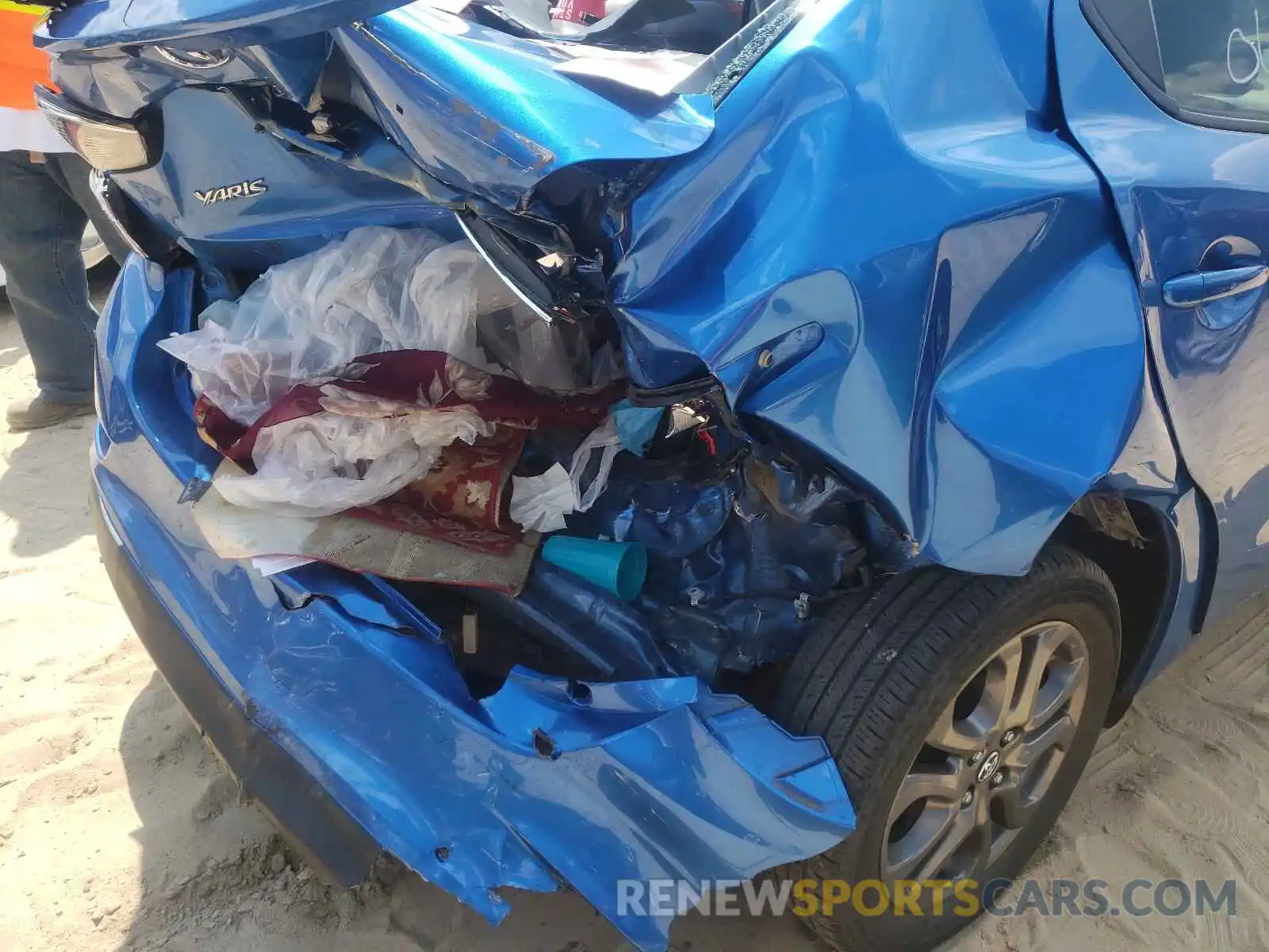 9 Photograph of a damaged car 3MYDLBYV4KY523505 TOYOTA YARIS 2019