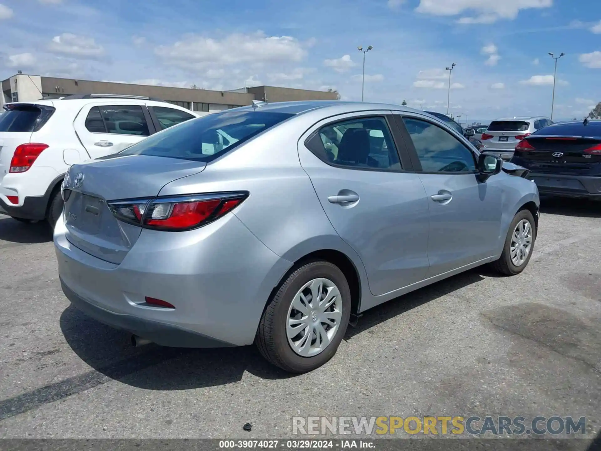 4 Photograph of a damaged car 3MYDLBYV4KY524041 TOYOTA YARIS 2019