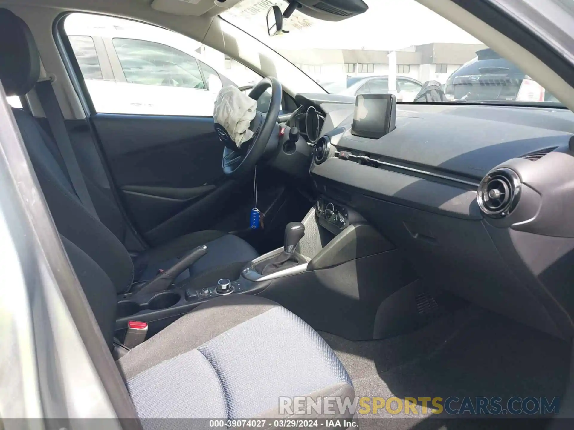 5 Photograph of a damaged car 3MYDLBYV4KY524041 TOYOTA YARIS 2019