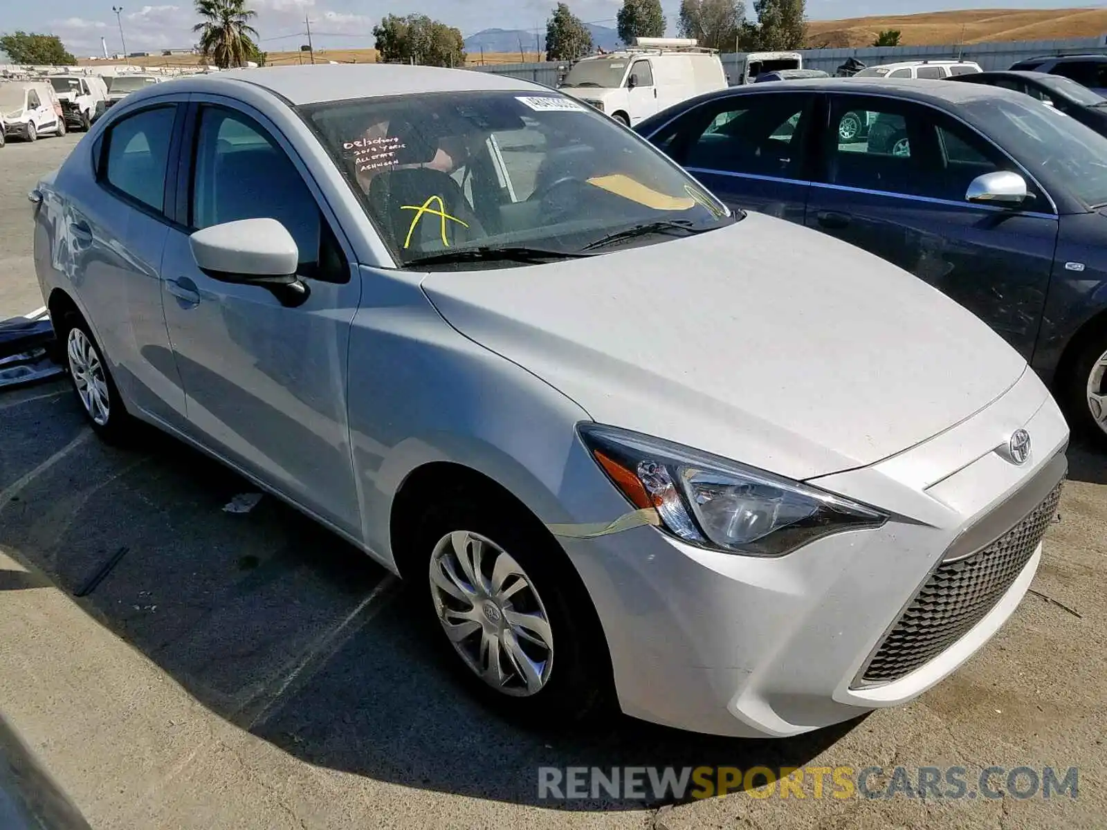 1 Photograph of a damaged car 3MYDLBYV4KY527585 TOYOTA YARIS 2019