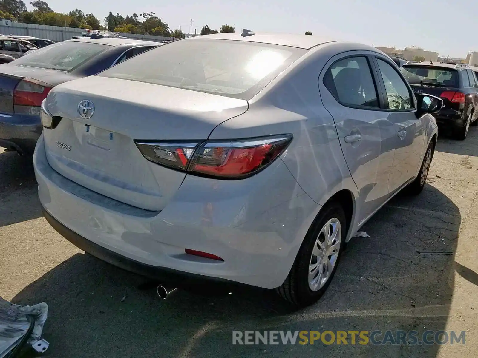 4 Photograph of a damaged car 3MYDLBYV4KY527585 TOYOTA YARIS 2019