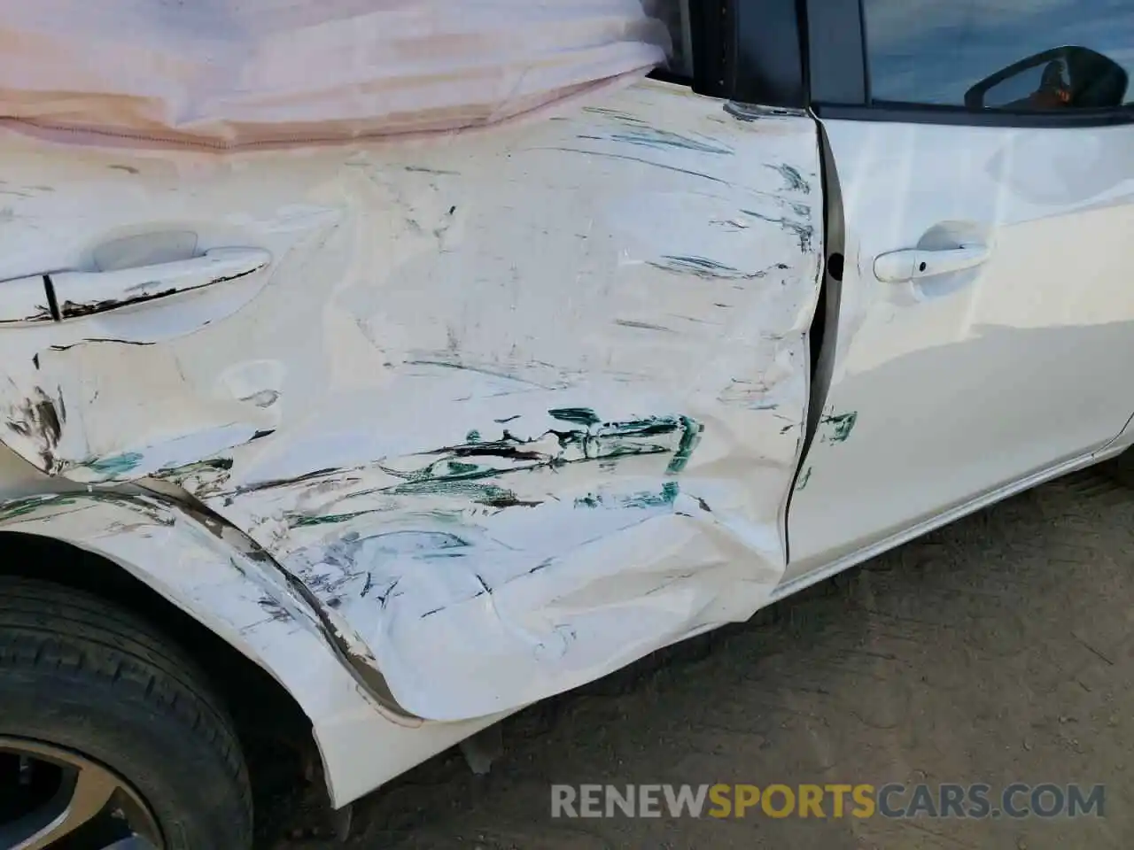 9 Photograph of a damaged car 3MYDLBYV5KY501321 TOYOTA YARIS 2019