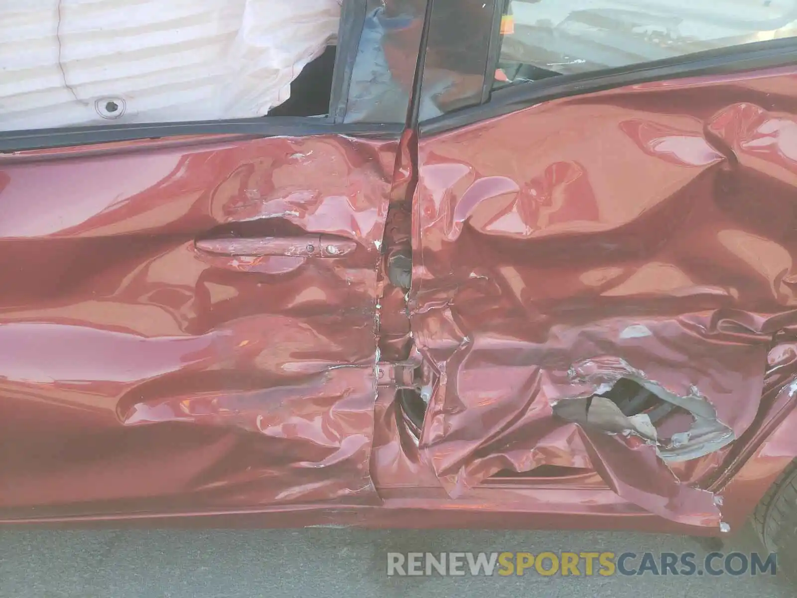 10 Photograph of a damaged car 3MYDLBYV5KY503263 TOYOTA YARIS 2019