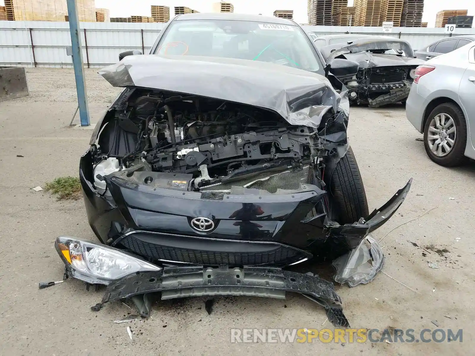 9 Photograph of a damaged car 3MYDLBYV5KY505126 TOYOTA YARIS 2019