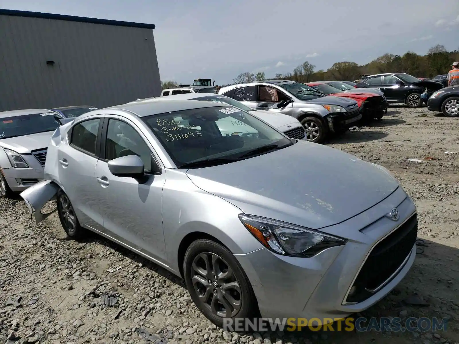 1 Photograph of a damaged car 3MYDLBYV5KY506406 TOYOTA YARIS 2019