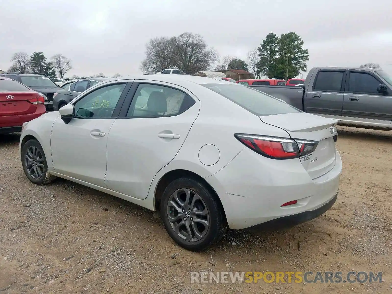 3 Photograph of a damaged car 3MYDLBYV5KY506924 TOYOTA YARIS 2019