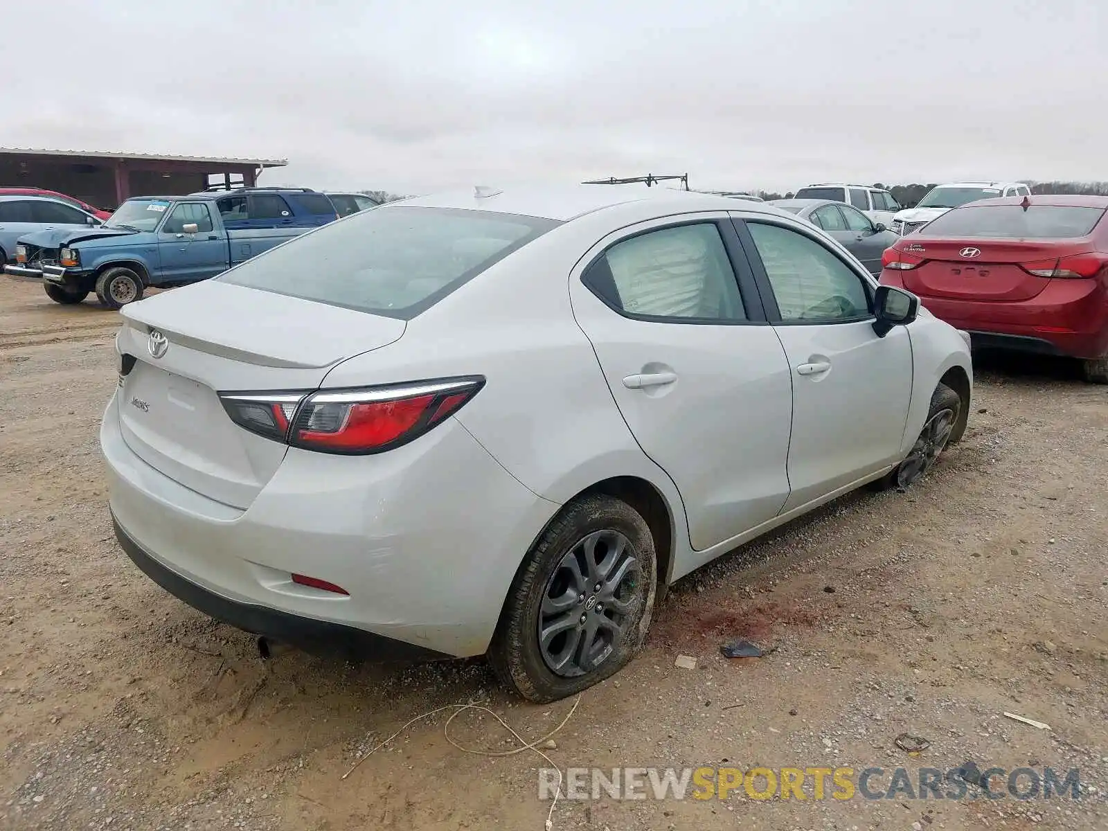 4 Фотография поврежденного автомобиля 3MYDLBYV5KY506924 TOYOTA YARIS 2019