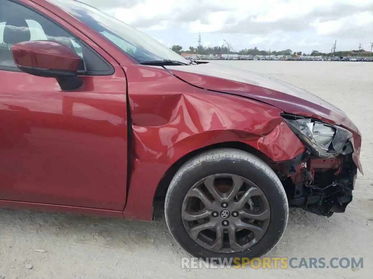 9 Photograph of a damaged car 3MYDLBYV5KY507149 TOYOTA YARIS 2019