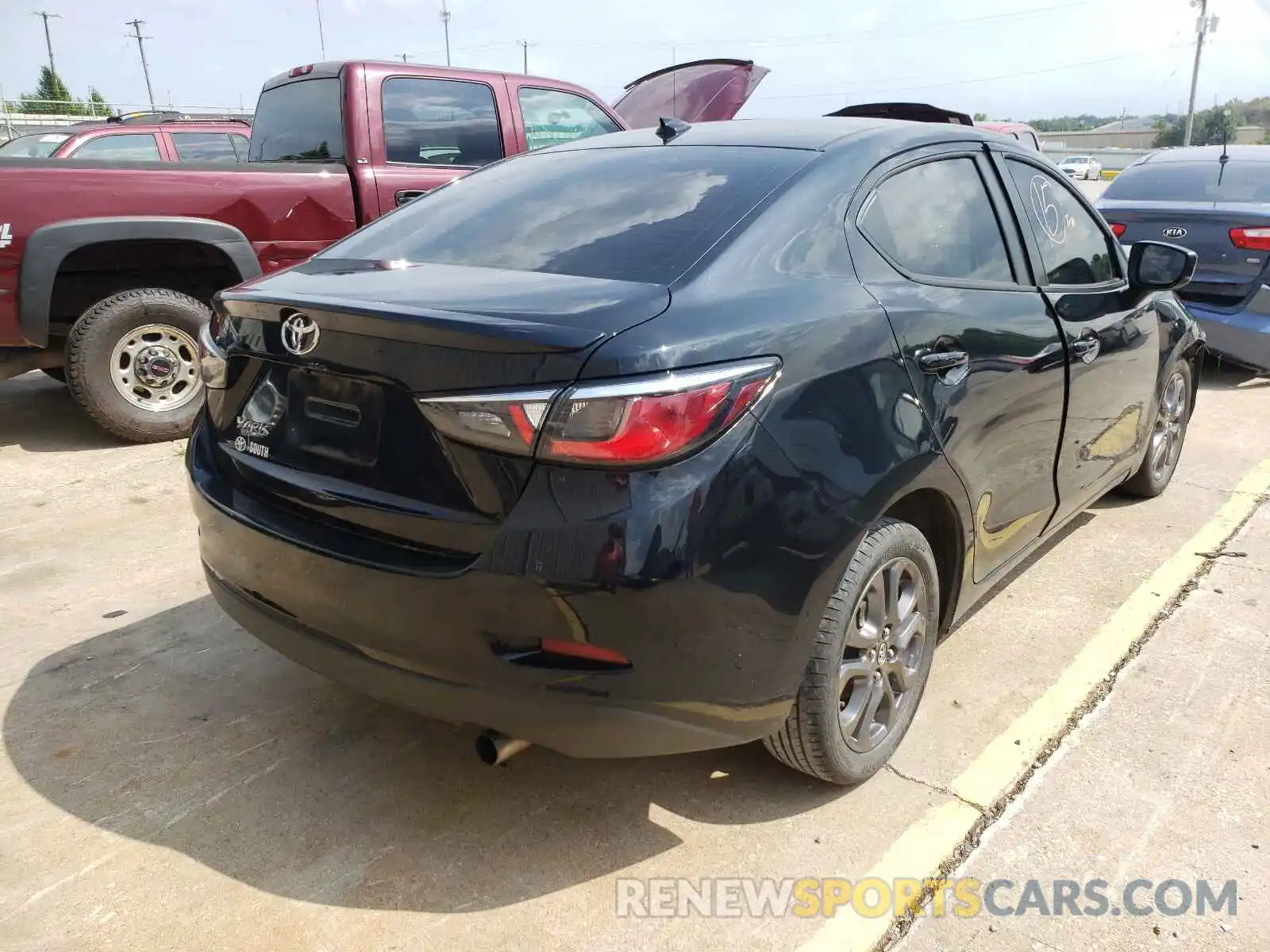 4 Photograph of a damaged car 3MYDLBYV5KY508396 TOYOTA YARIS 2019