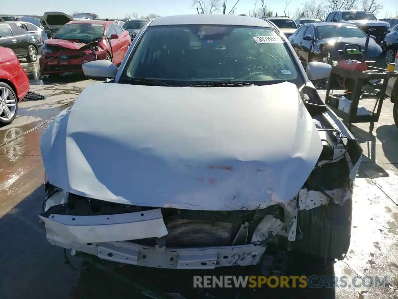 9 Photograph of a damaged car 3MYDLBYV5KY510293 TOYOTA YARIS 2019