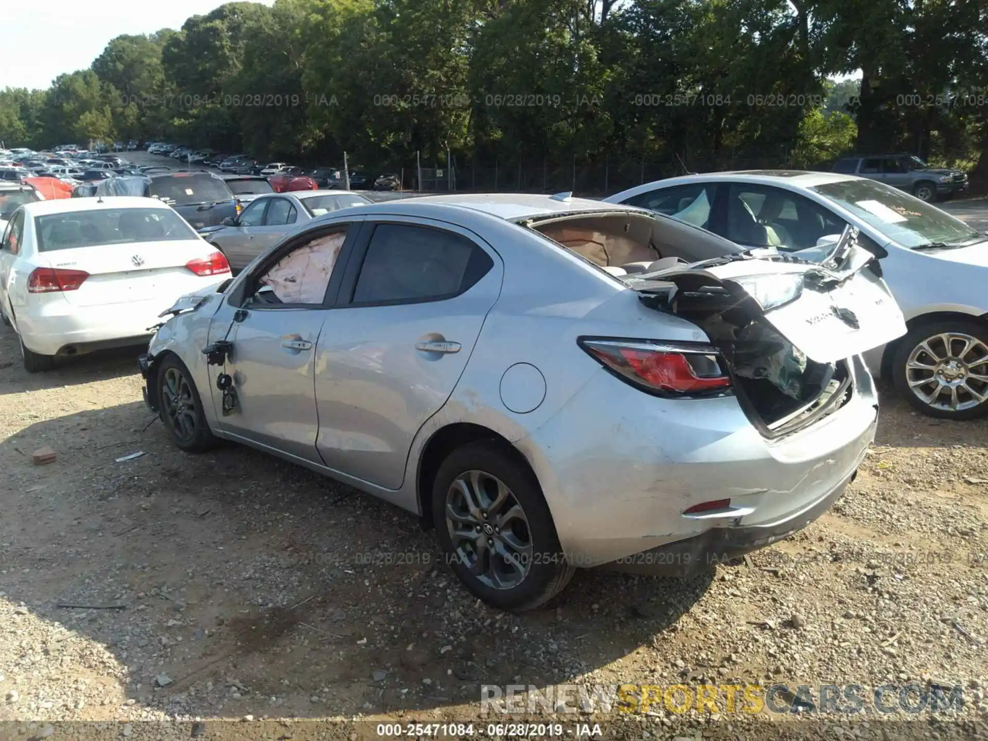 3 Photograph of a damaged car 3MYDLBYV5KY511220 TOYOTA YARIS 2019