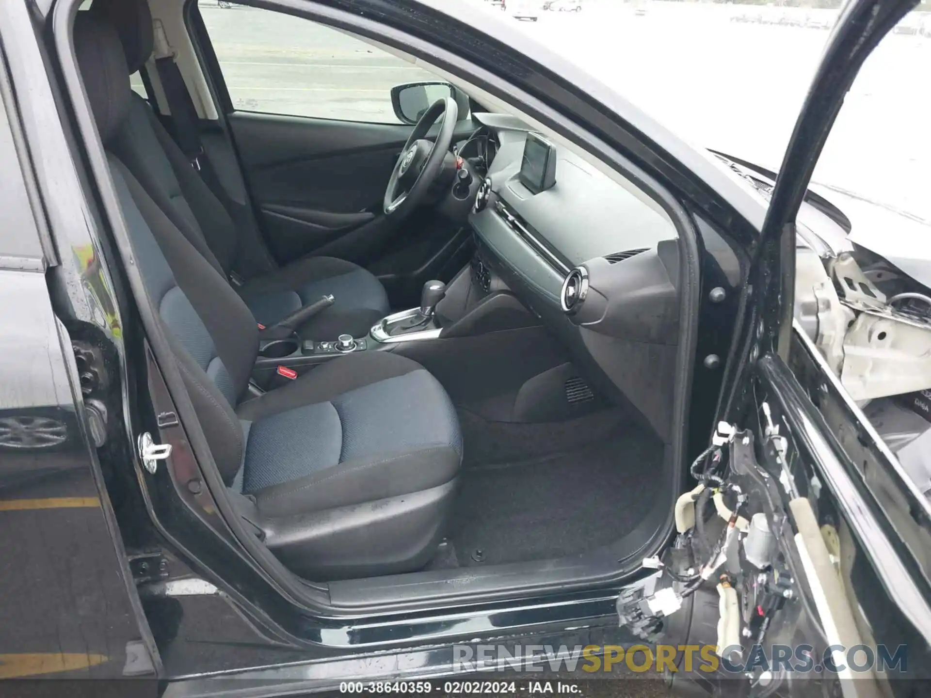 5 Photograph of a damaged car 3MYDLBYV5KY511881 TOYOTA YARIS 2019