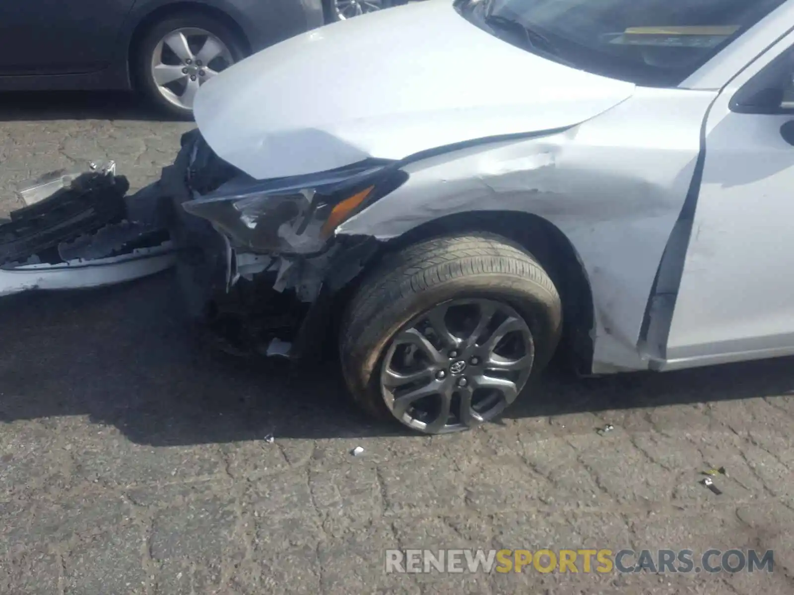 9 Photograph of a damaged car 3MYDLBYV5KY514389 TOYOTA YARIS 2019