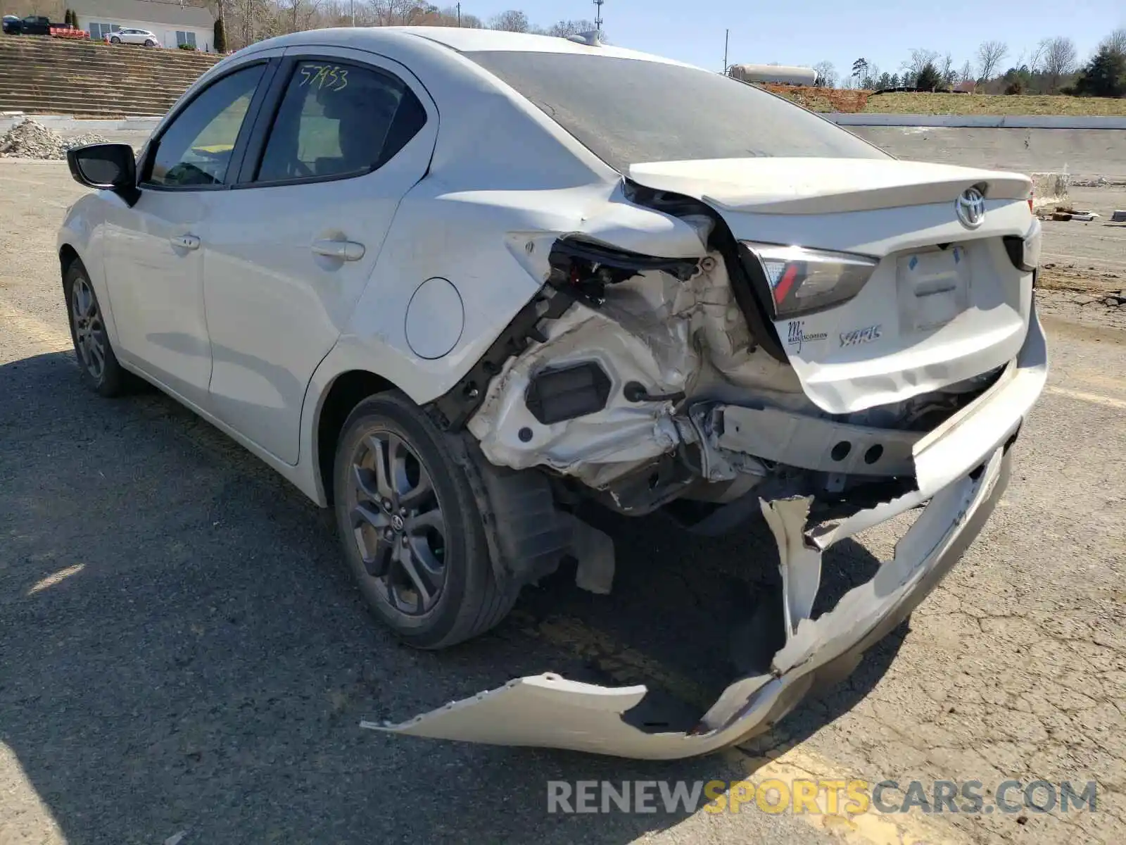 9 Photograph of a damaged car 3MYDLBYV5KY516563 TOYOTA YARIS 2019