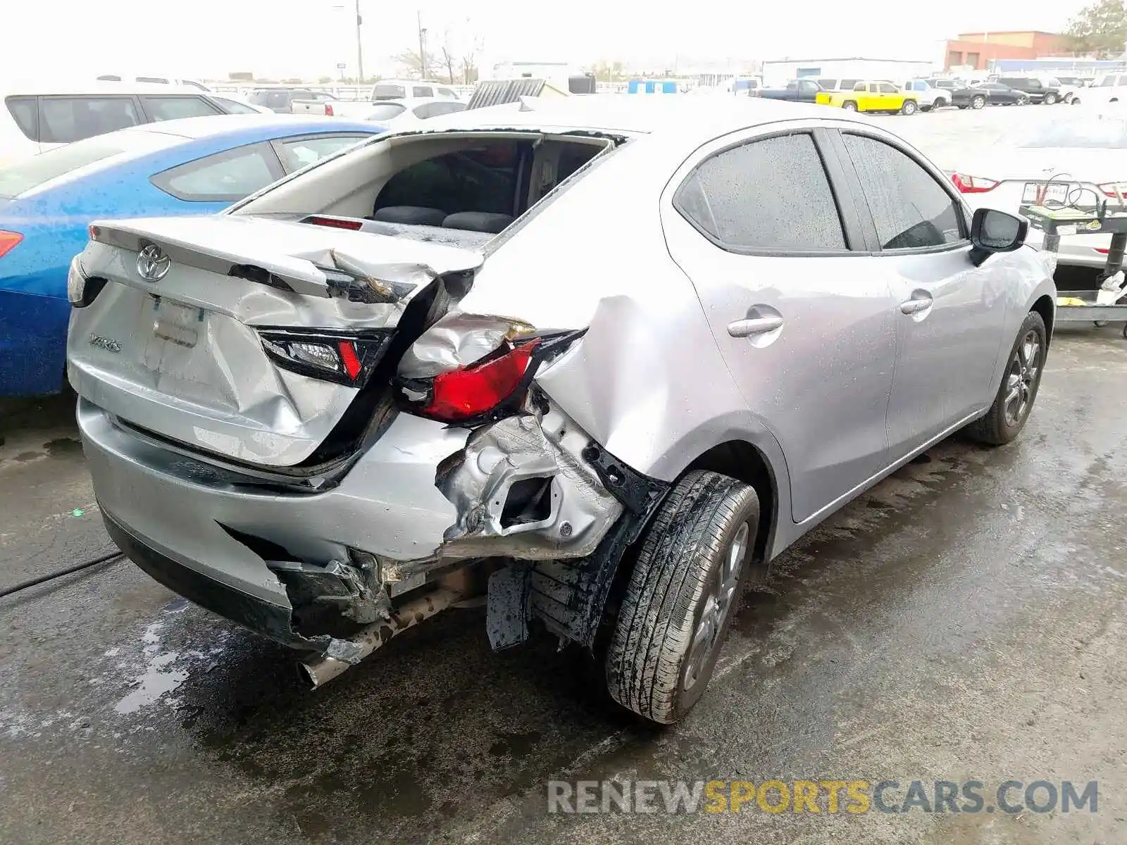 4 Photograph of a damaged car 3MYDLBYV5KY516692 TOYOTA YARIS 2019