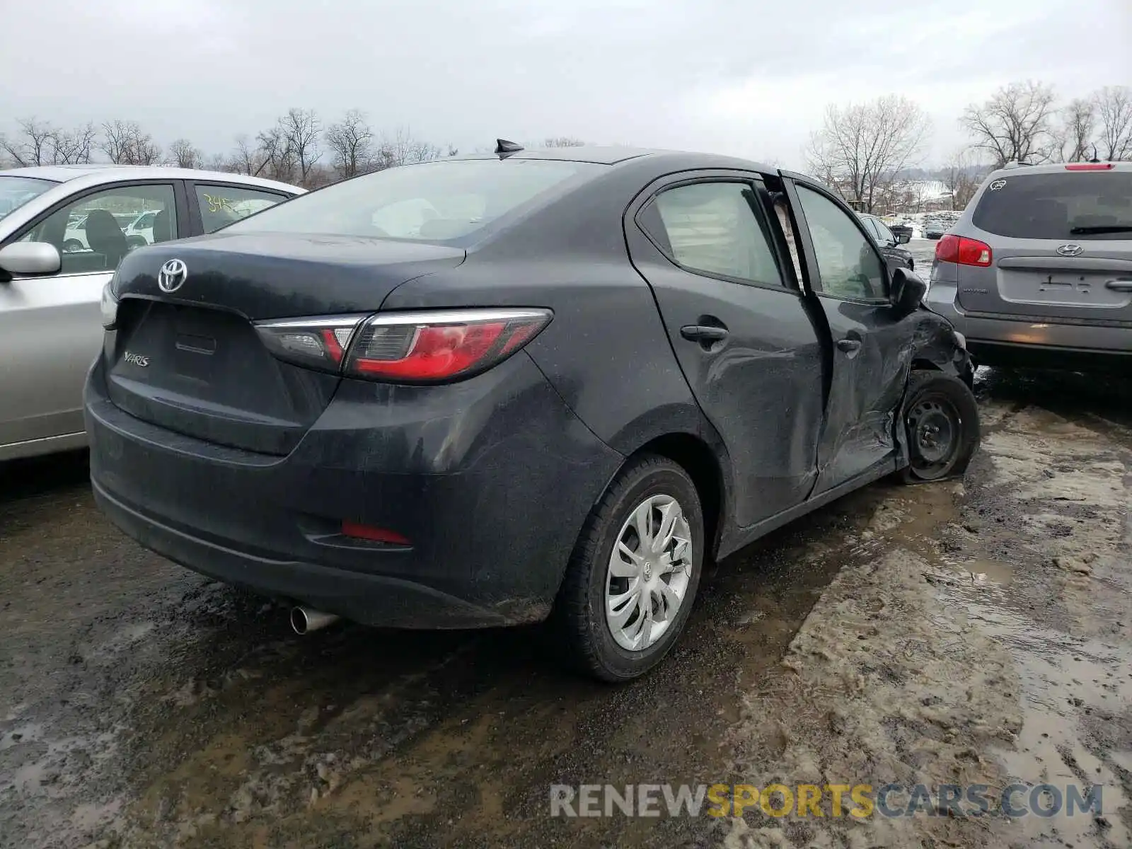 4 Photograph of a damaged car 3MYDLBYV5KY517387 TOYOTA YARIS 2019