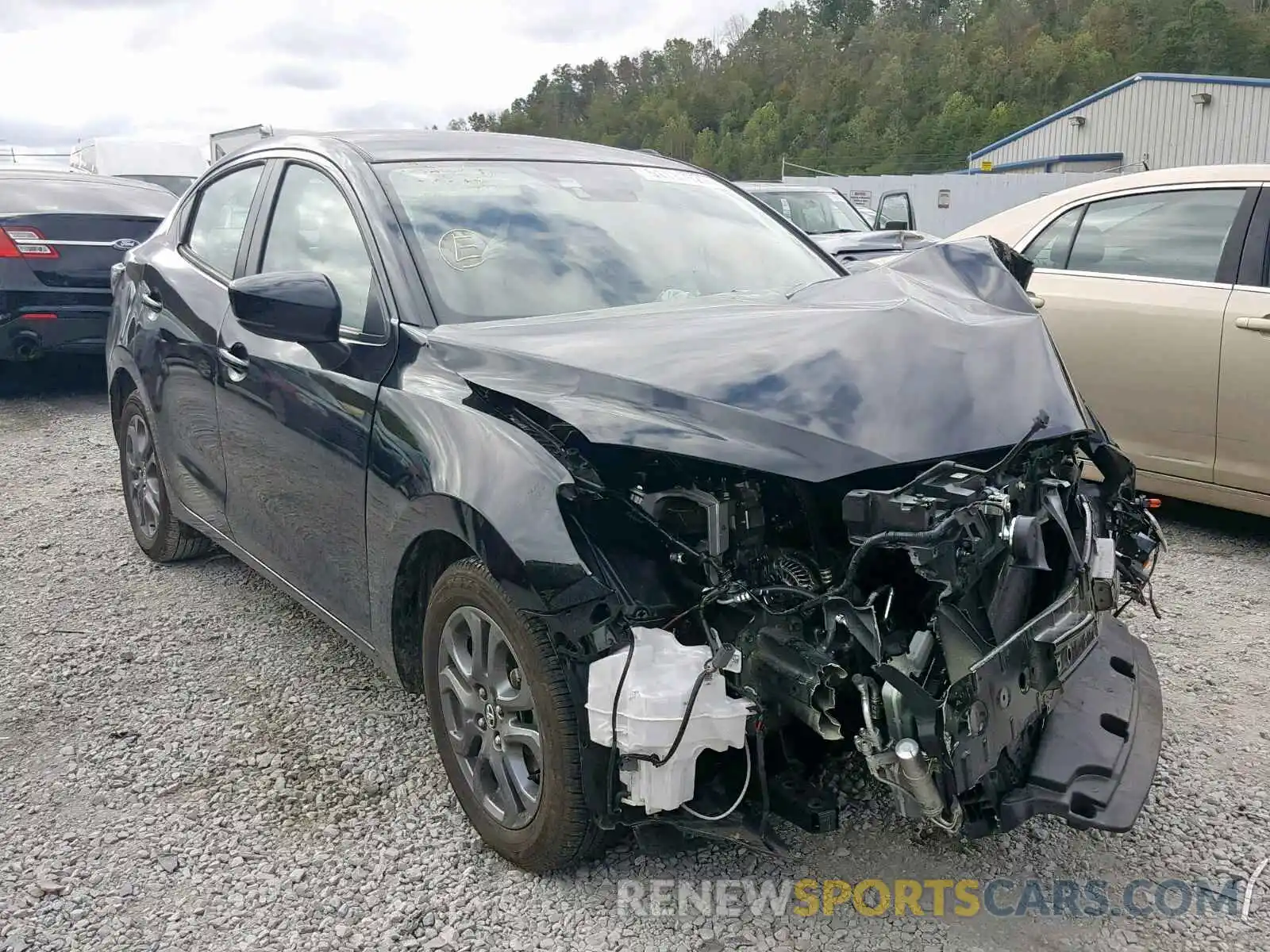 1 Photograph of a damaged car 3MYDLBYV5KY517468 TOYOTA YARIS 2019