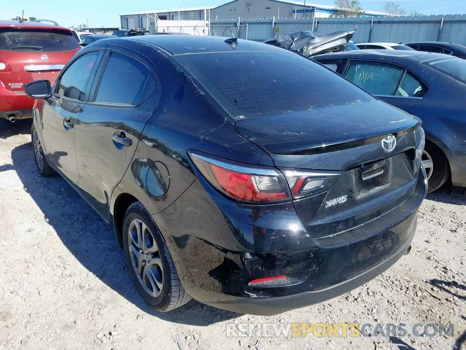 3 Фотография поврежденного автомобиля 3MYDLBYV5KY518670 TOYOTA YARIS 2019