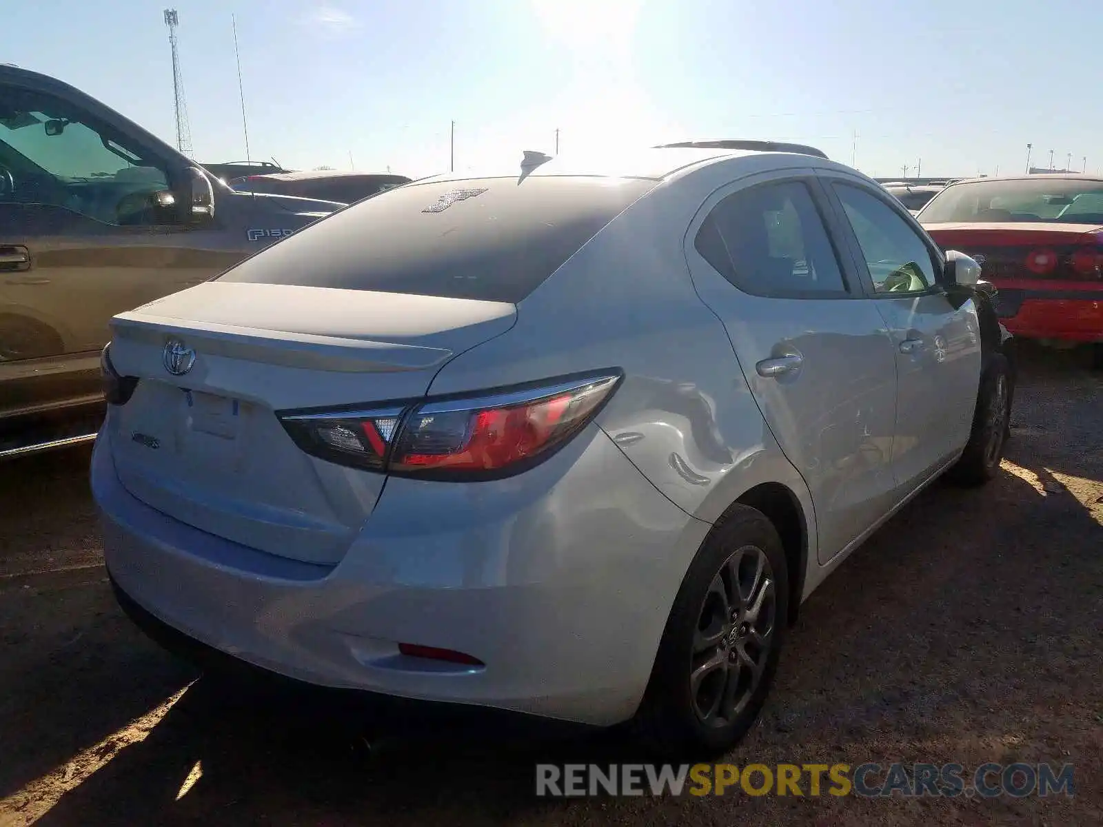 4 Photograph of a damaged car 3MYDLBYV5KY519026 TOYOTA YARIS 2019