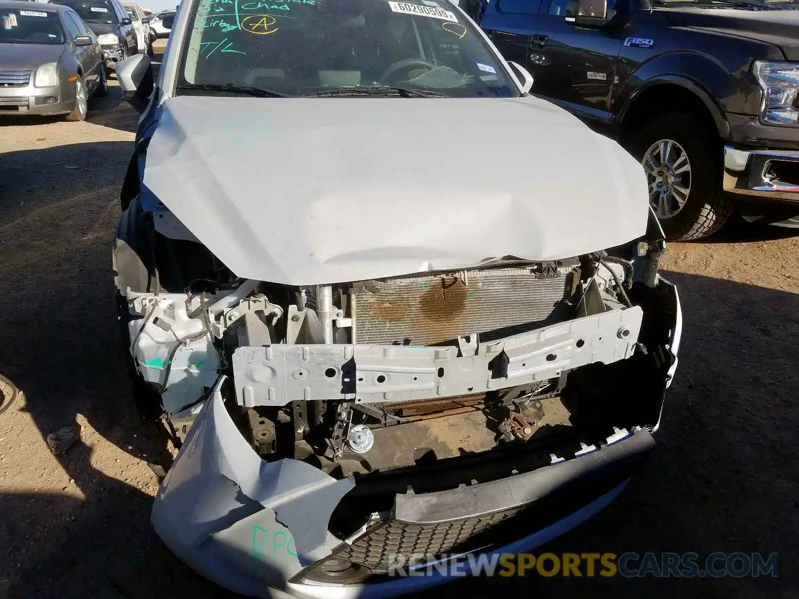 9 Photograph of a damaged car 3MYDLBYV5KY519026 TOYOTA YARIS 2019