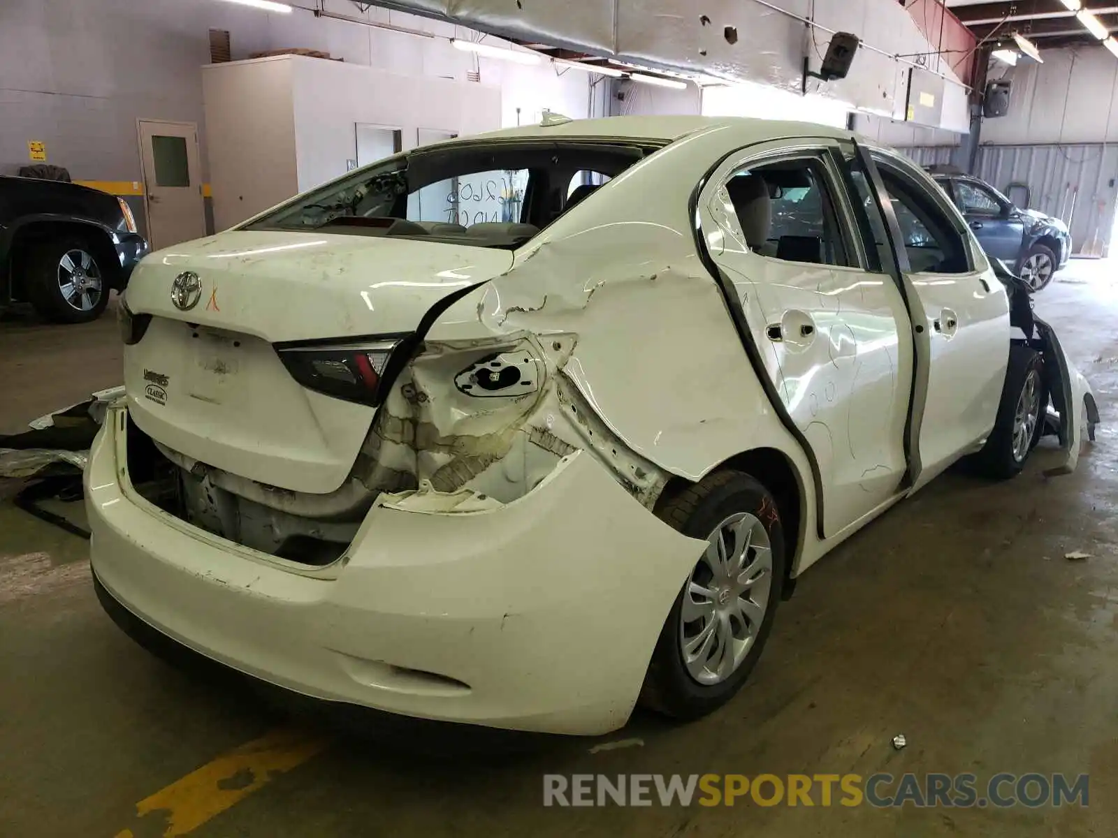 4 Photograph of a damaged car 3MYDLBYV5KY520497 TOYOTA YARIS 2019