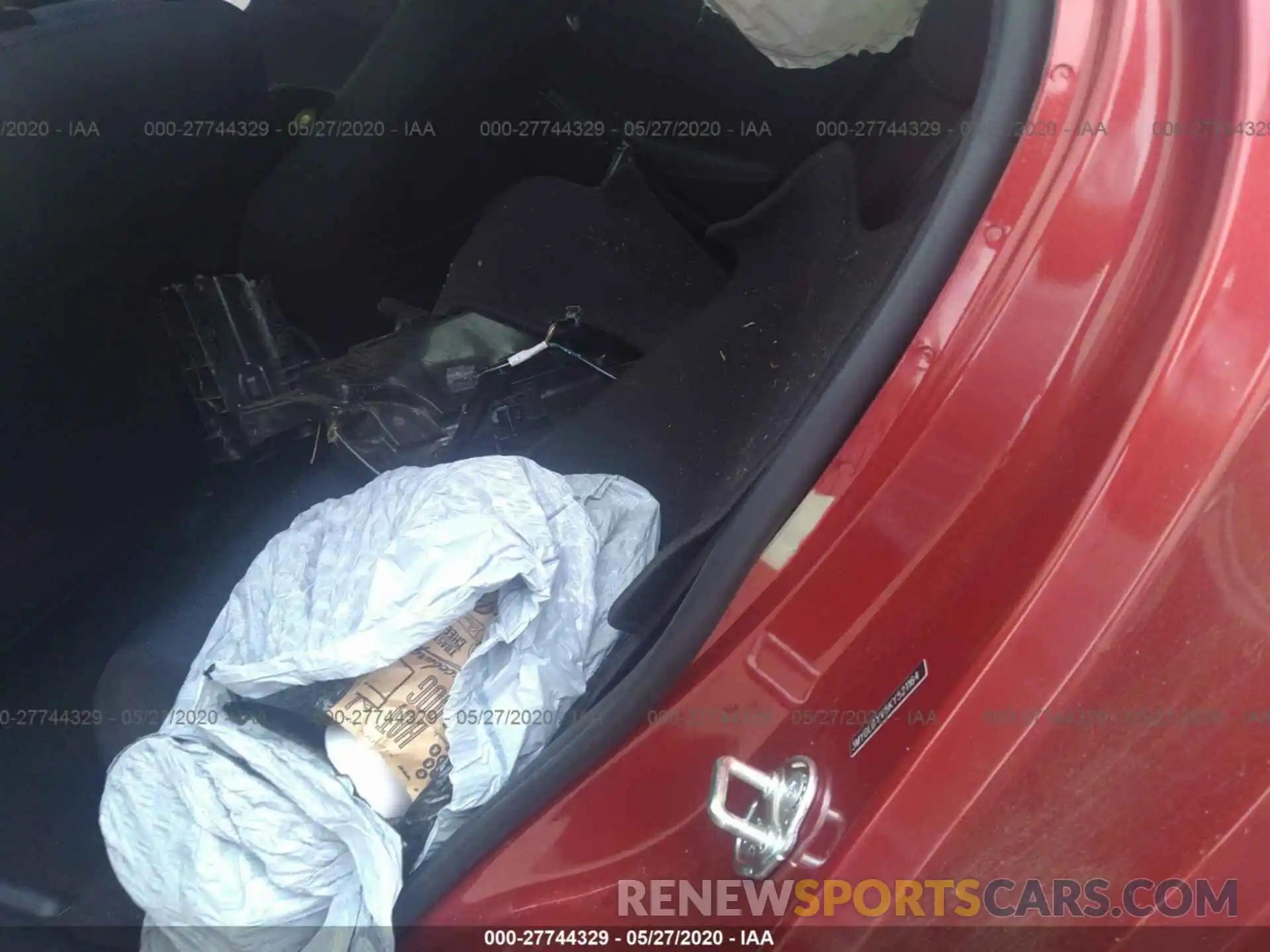 8 Photograph of a damaged car 3MYDLBYV5KY521164 TOYOTA YARIS 2019