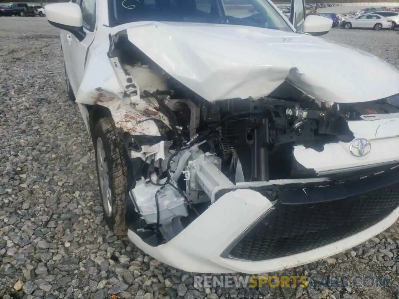 9 Photograph of a damaged car 3MYDLBYV5KY523822 TOYOTA YARIS 2019