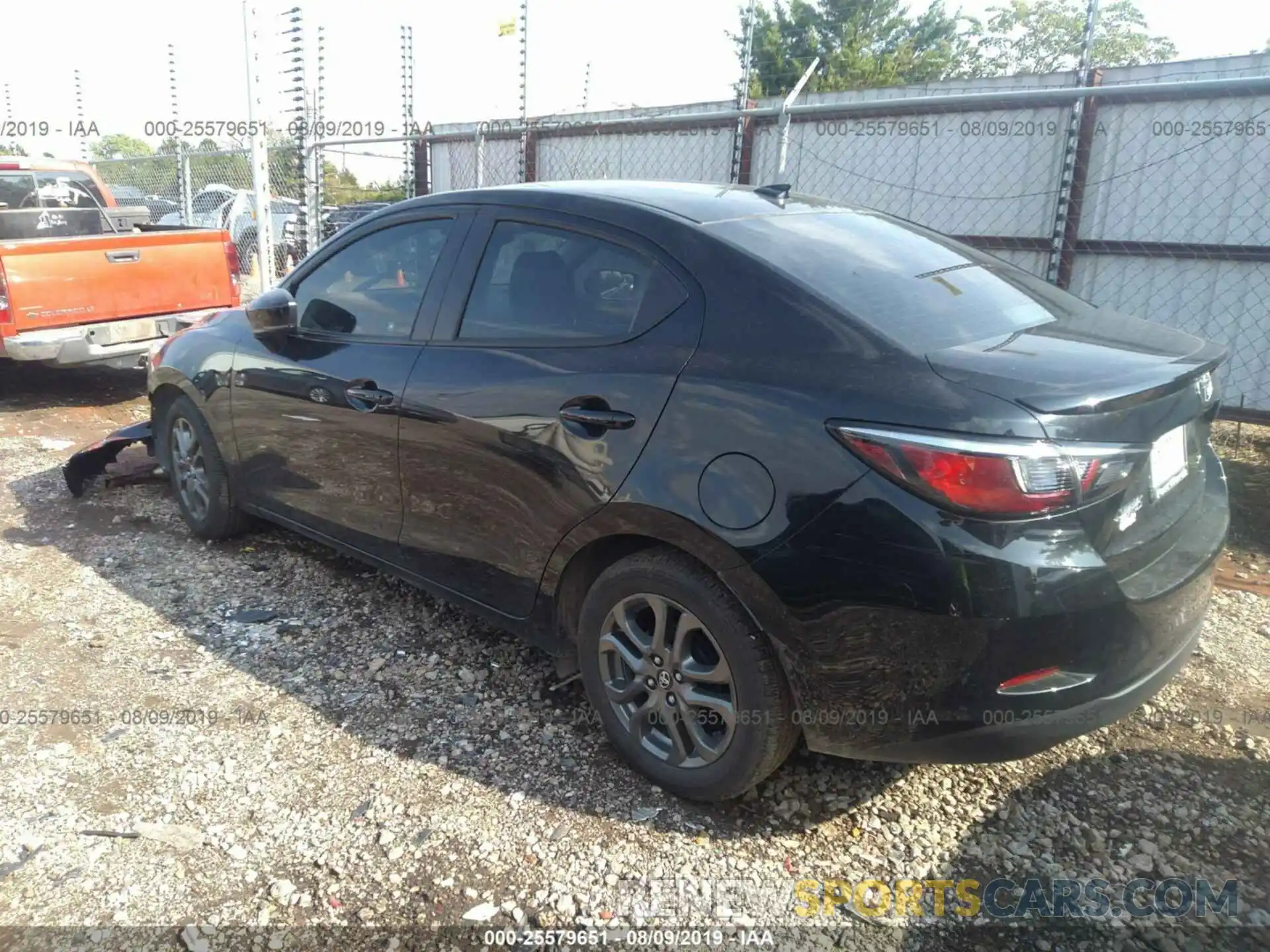 3 Photograph of a damaged car 3MYDLBYV5KY524114 TOYOTA YARIS 2019