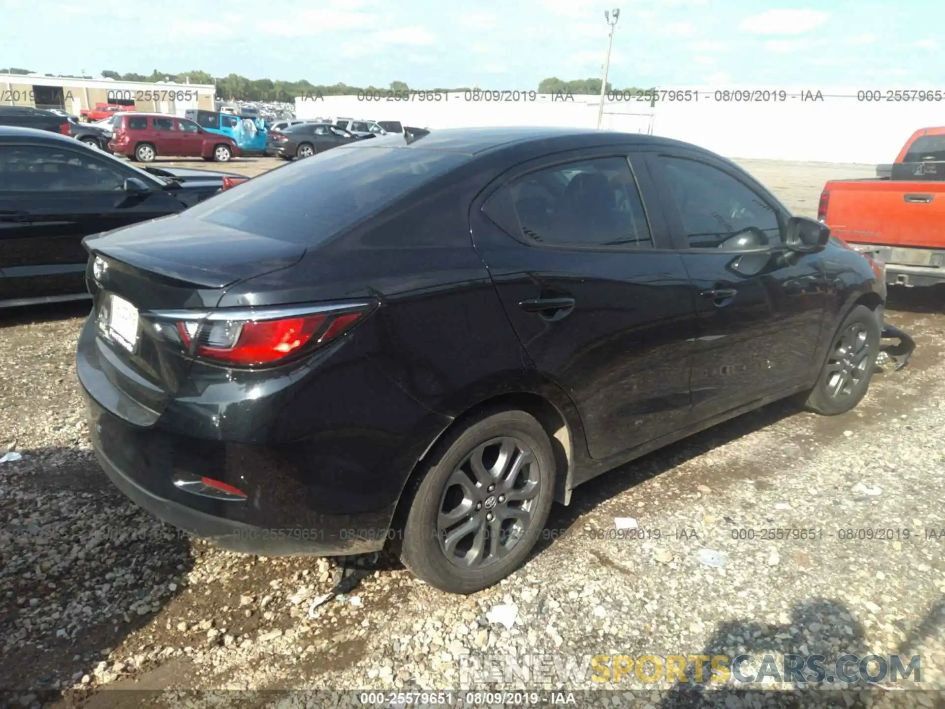 4 Photograph of a damaged car 3MYDLBYV5KY524114 TOYOTA YARIS 2019