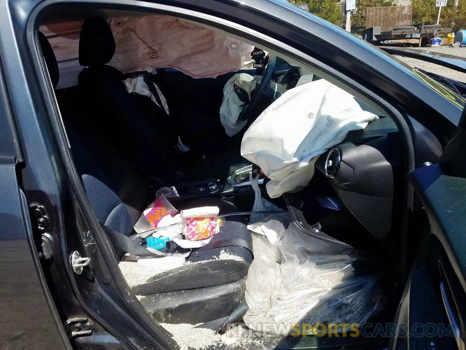 5 Photograph of a damaged car 3MYDLBYV5KY525733 TOYOTA YARIS 2019