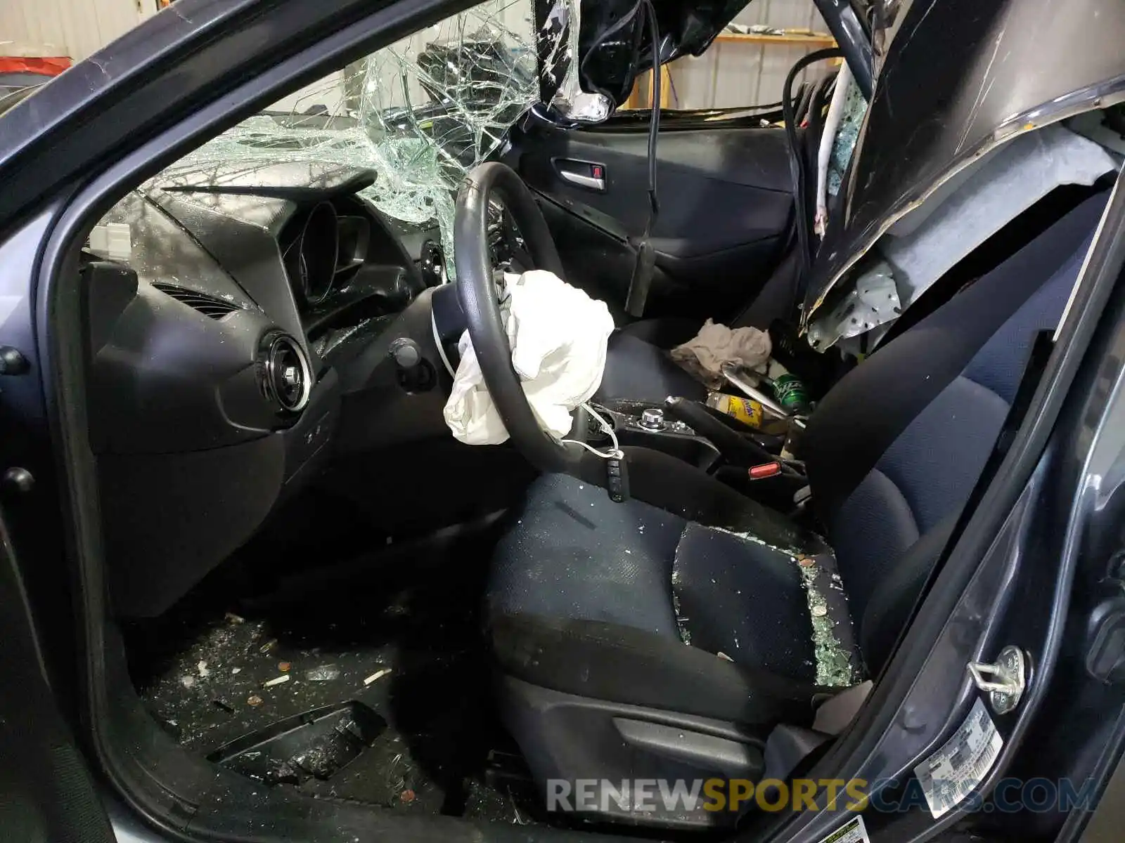 5 Photograph of a damaged car 3MYDLBYV5KY526204 TOYOTA YARIS 2019