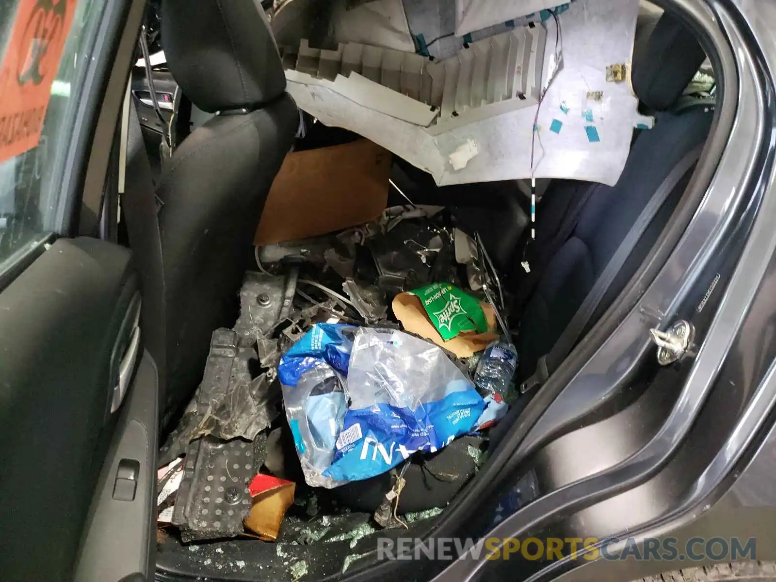 6 Photograph of a damaged car 3MYDLBYV5KY526204 TOYOTA YARIS 2019