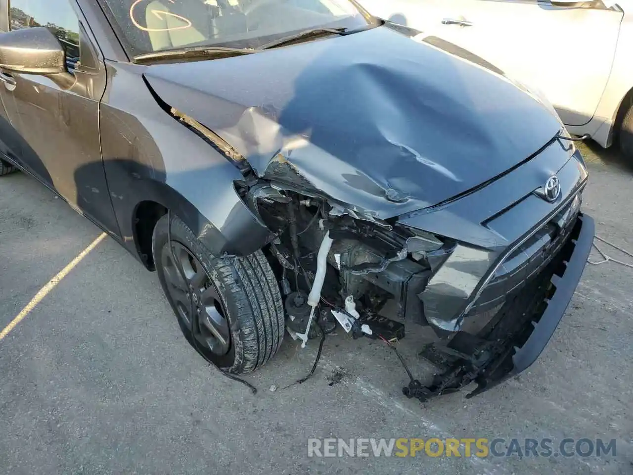 9 Photograph of a damaged car 3MYDLBYV5KY526252 TOYOTA YARIS 2019