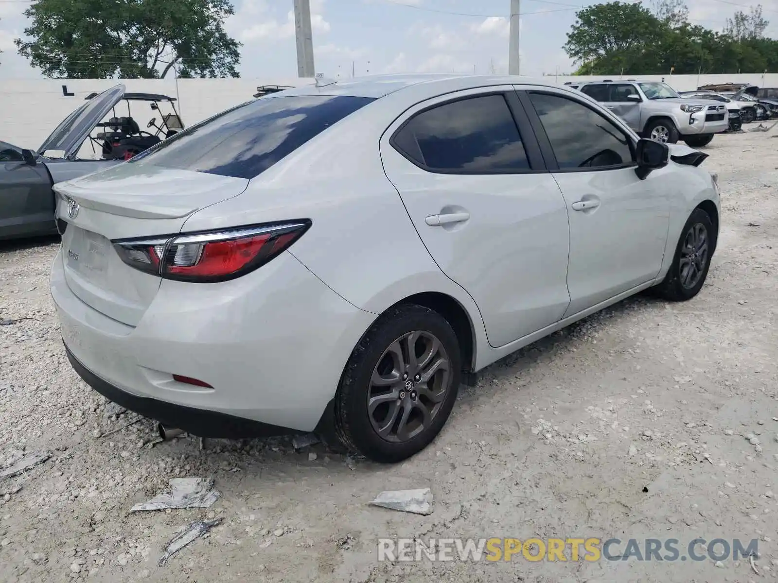 4 Photograph of a damaged car 3MYDLBYV5KY528129 TOYOTA YARIS 2019