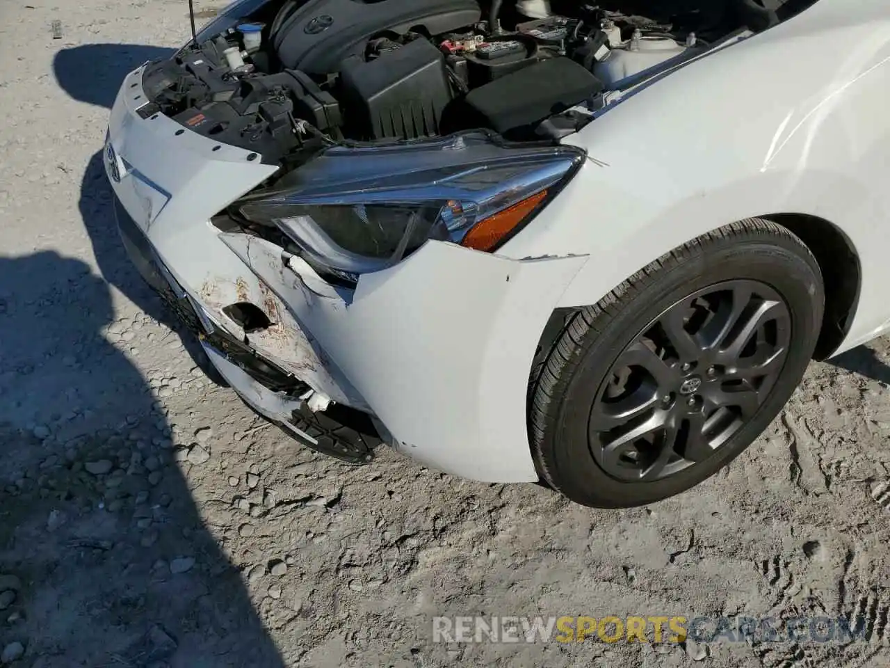 9 Photograph of a damaged car 3MYDLBYV6KY500078 TOYOTA YARIS 2019