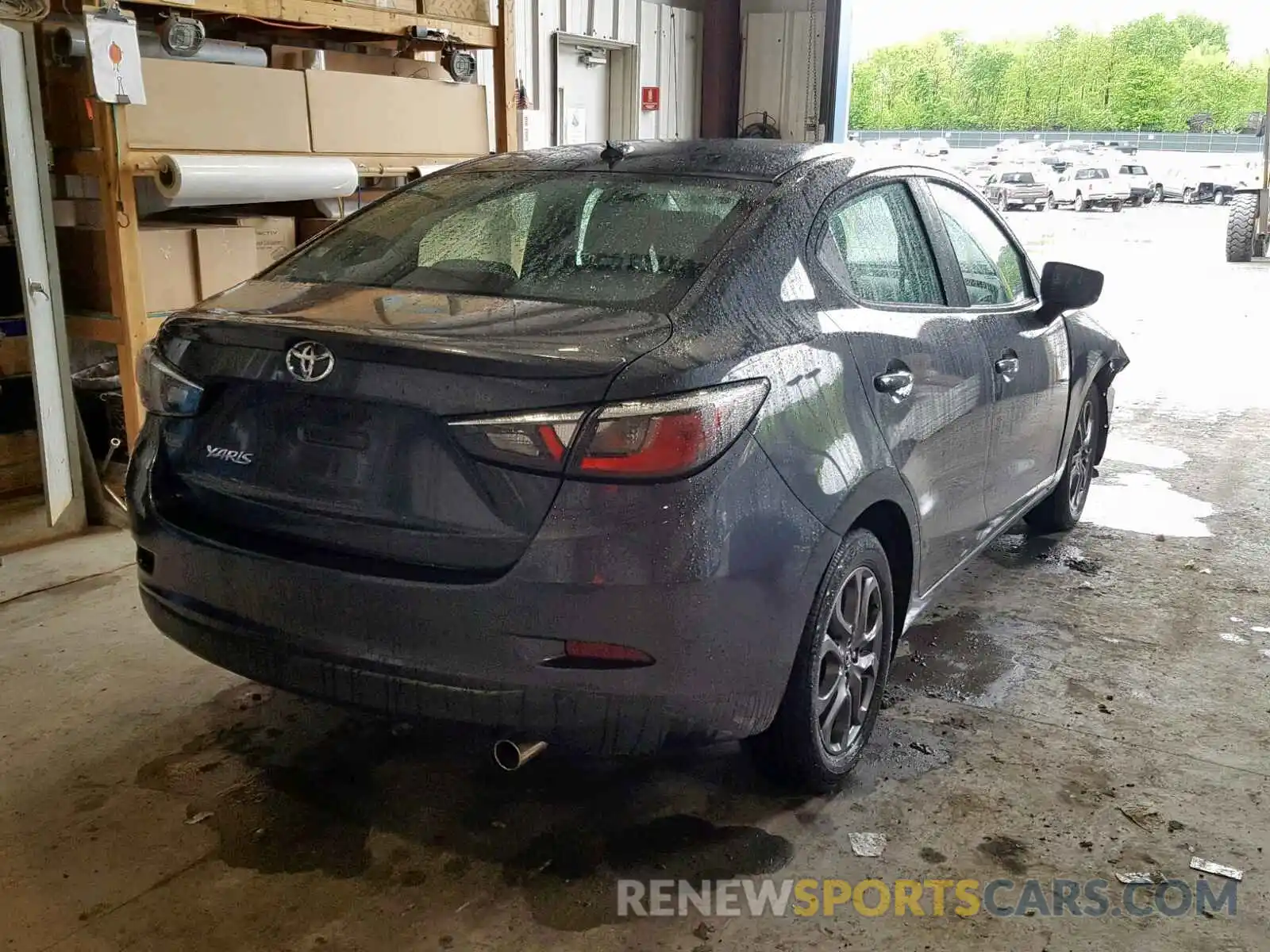 4 Photograph of a damaged car 3MYDLBYV6KY500856 TOYOTA YARIS 2019