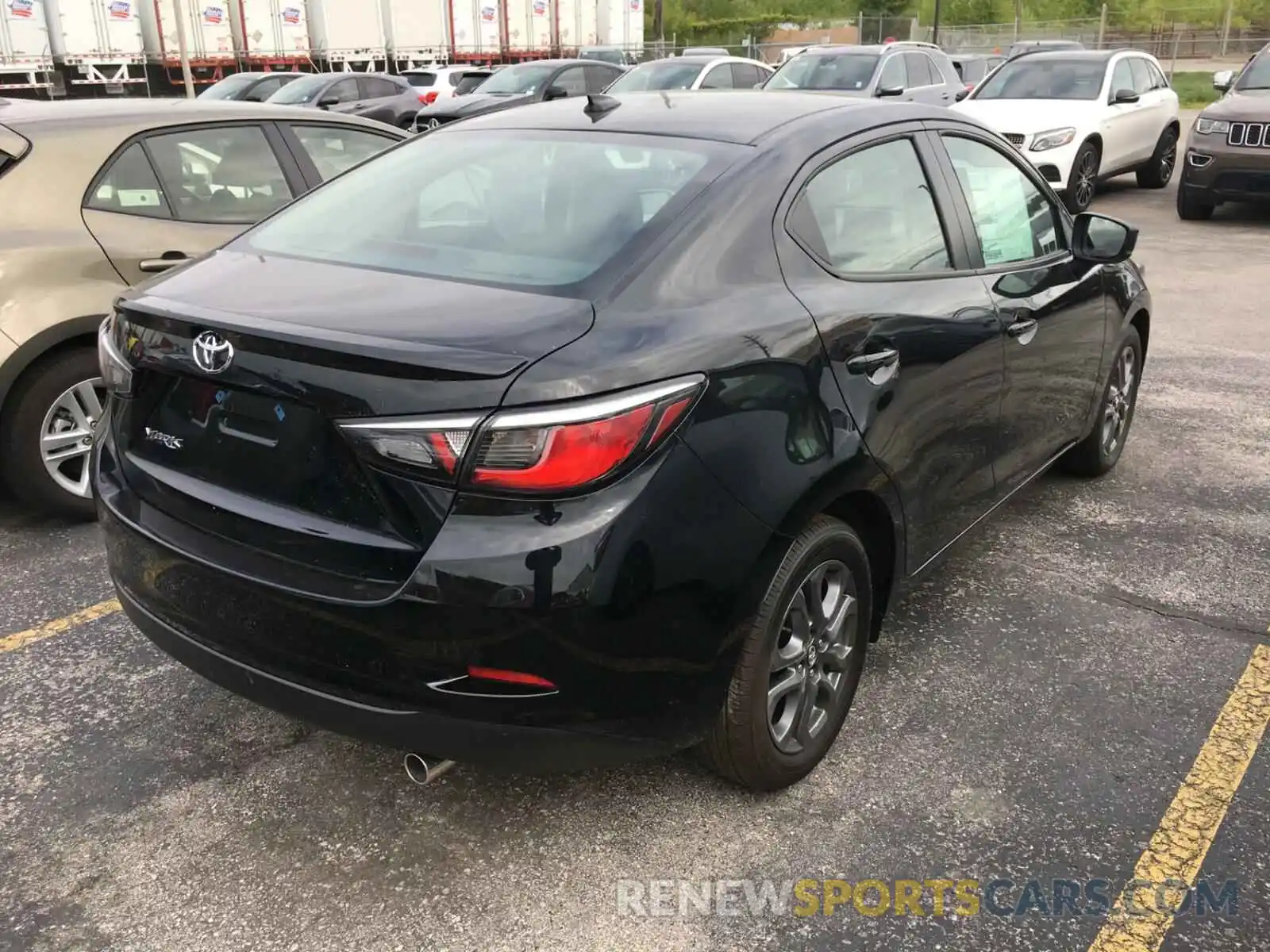 4 Photograph of a damaged car 3MYDLBYV6KY501327 TOYOTA YARIS 2019