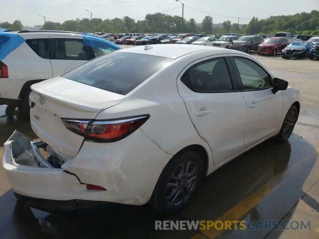 4 Photograph of a damaged car 3MYDLBYV6KY502591 TOYOTA YARIS 2019