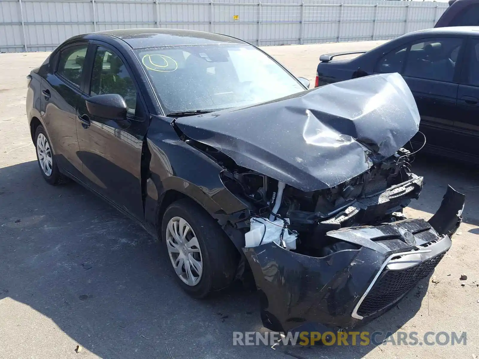 1 Photograph of a damaged car 3MYDLBYV6KY502817 TOYOTA YARIS 2019